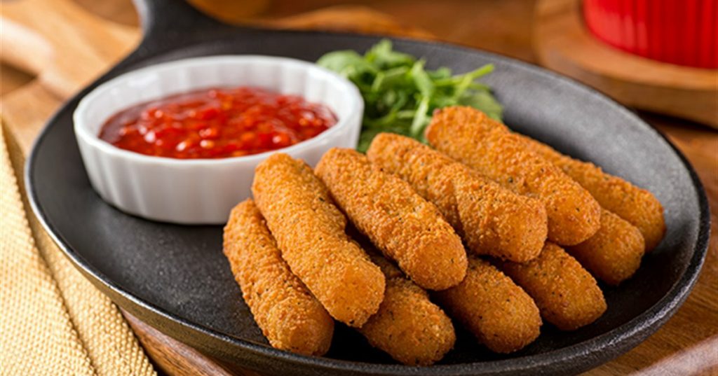 စCheese အမျှင်တန်းရှည်ကြီးနဲ့ စားလို့ကောင်းတဲ့ Fried Mozzarella Cheese Sticks ပြုလုပ်နည်း
